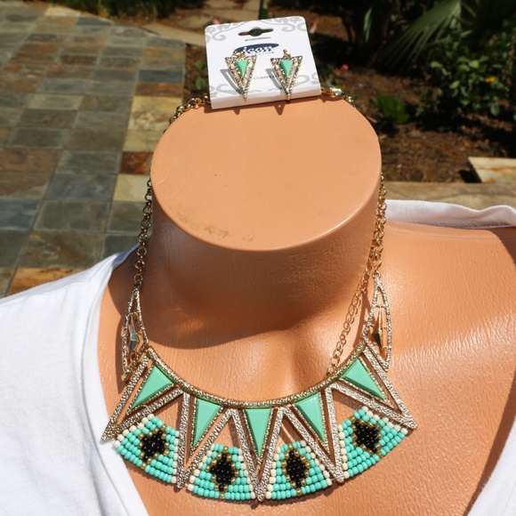 Icon Collection Jewelry - NEW Boho Tribal Bib Turquoise & Gold Necklace Set